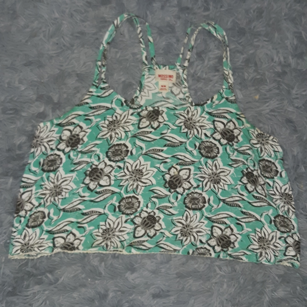 ⭐️Floral crop top w/ racer back. Totally cute! Final price! Price firm! - Picture 2 of 6
